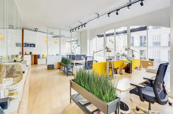 Open space de bureaux contemporain